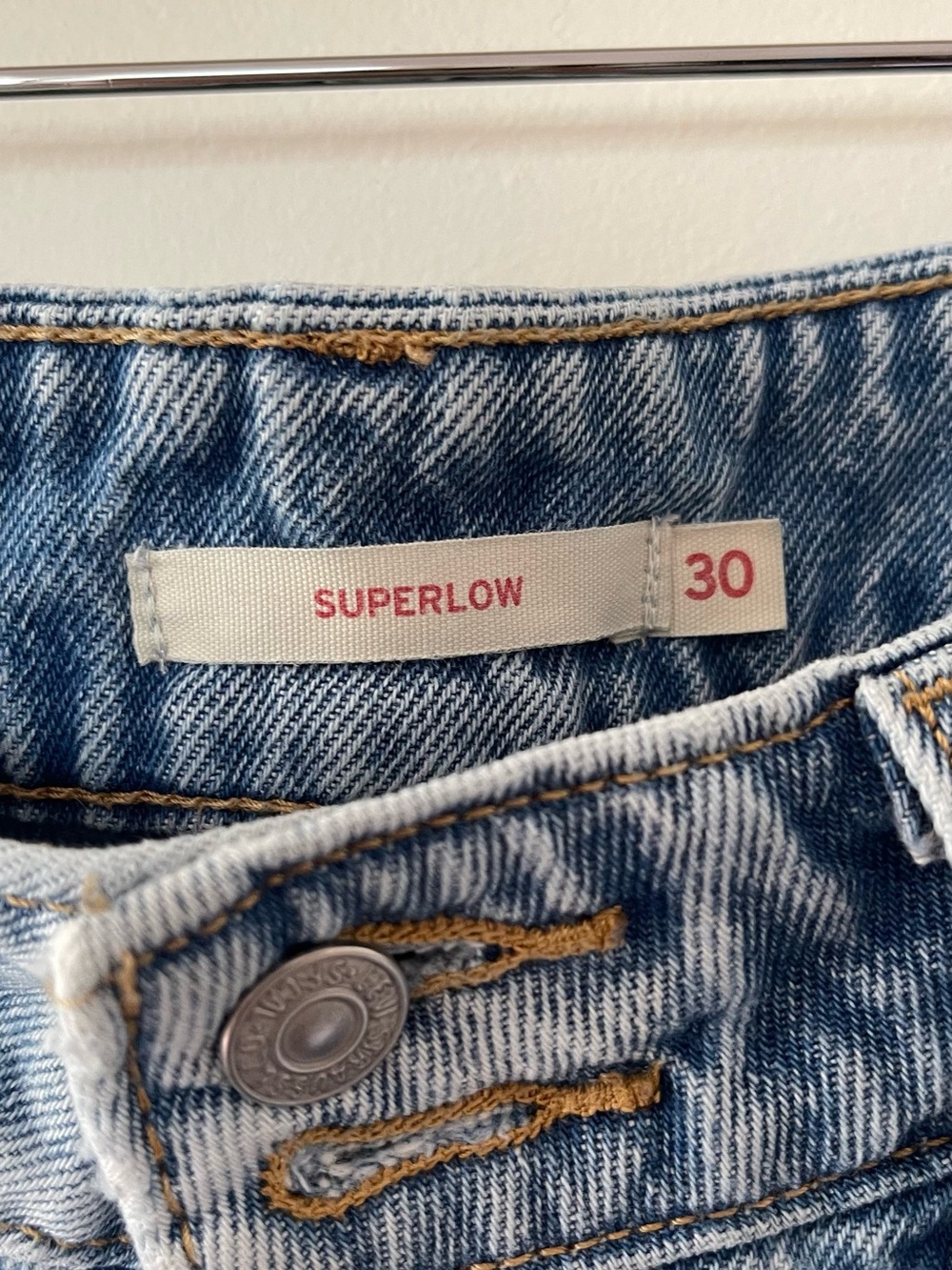 Levi’s Superlow Light Wash Relaxed Wide Leg Jeans Size 30 - Picture 4 of 7